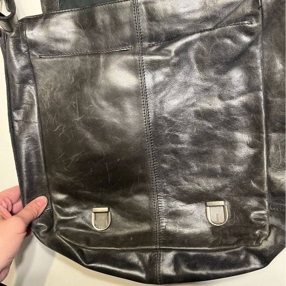 Fossil Brand large leather messenger bag